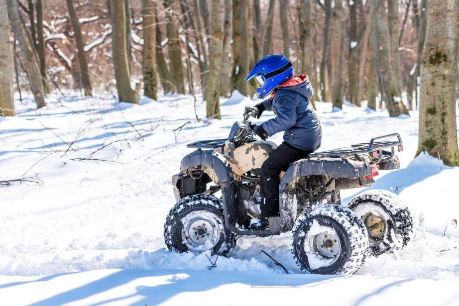 Adventure seekers enjoy thrilling activities in the breathtaking landscape of Manali.