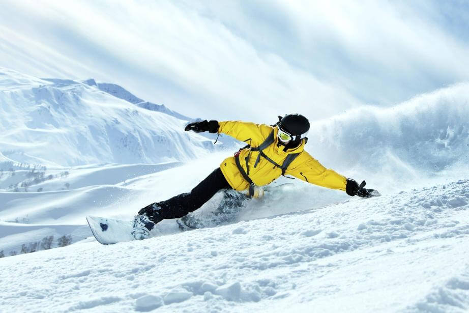 Adventure seekers enjoy thrilling activities in the breathtaking landscape of Manali.