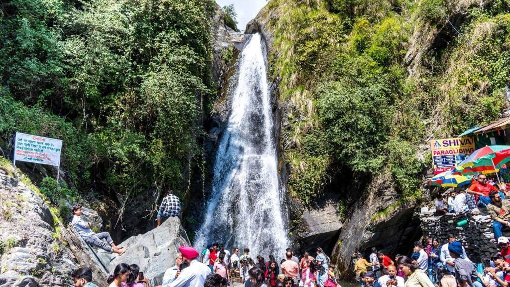 Bhagsu waterfall/Things to do in Dharamshala