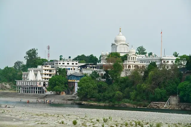 Paonta Sahib: Wealthy in Religion